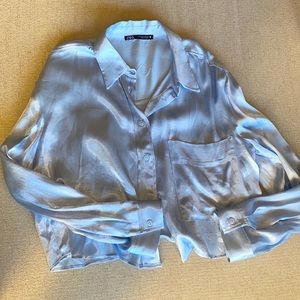 Never worn Zara women’s satin-feel button up.